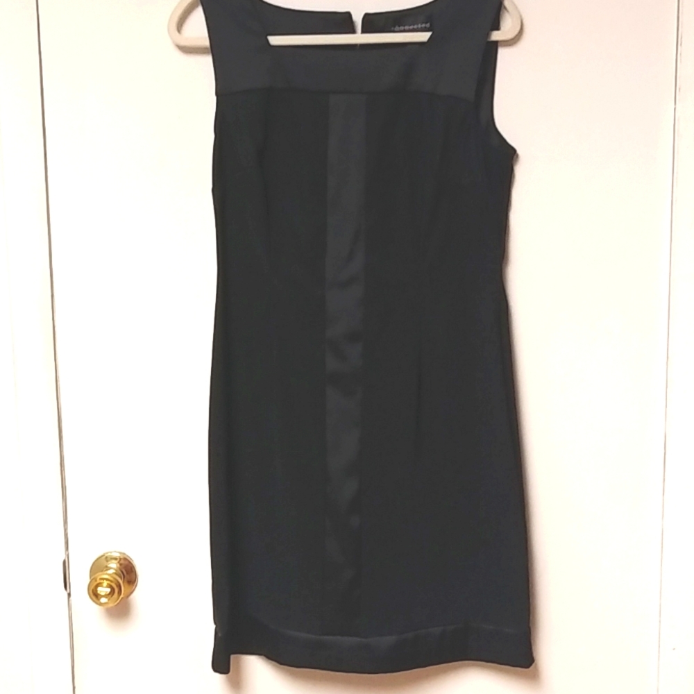 Dress black sleeveless